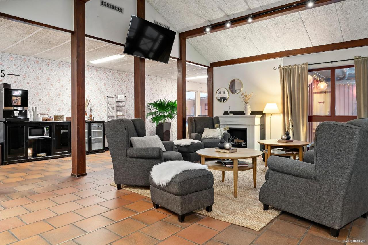 First Camp Moraparken Hotel Экстерьер фото